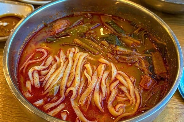 동동국수집 육개장 칼국수 / 사진=인스타그램 동동국수집 육개장 칼국수 / 사진=인스타그램
