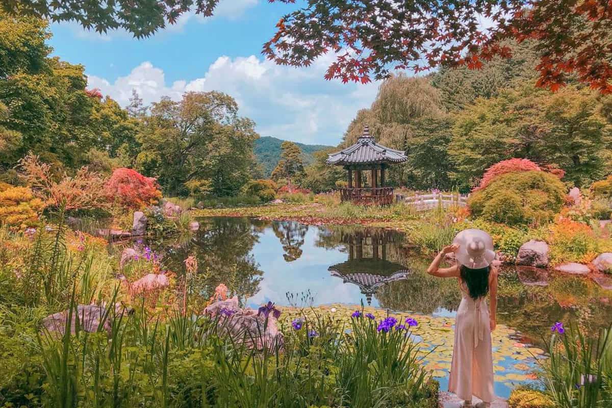 아침고요수목원 내 정자 