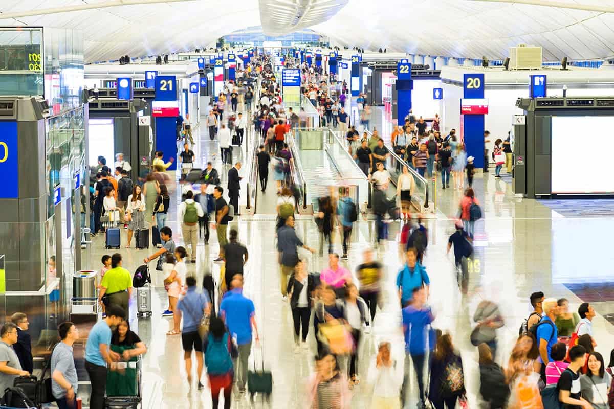 공항 관광객 공항 관광객