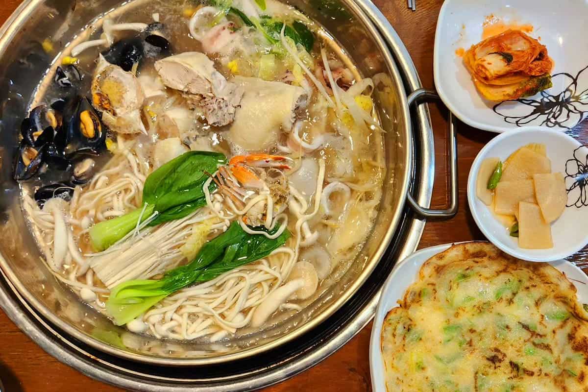 담양 닭 칼국수 메인메뉴 담양 닭 칼국수 메인메뉴