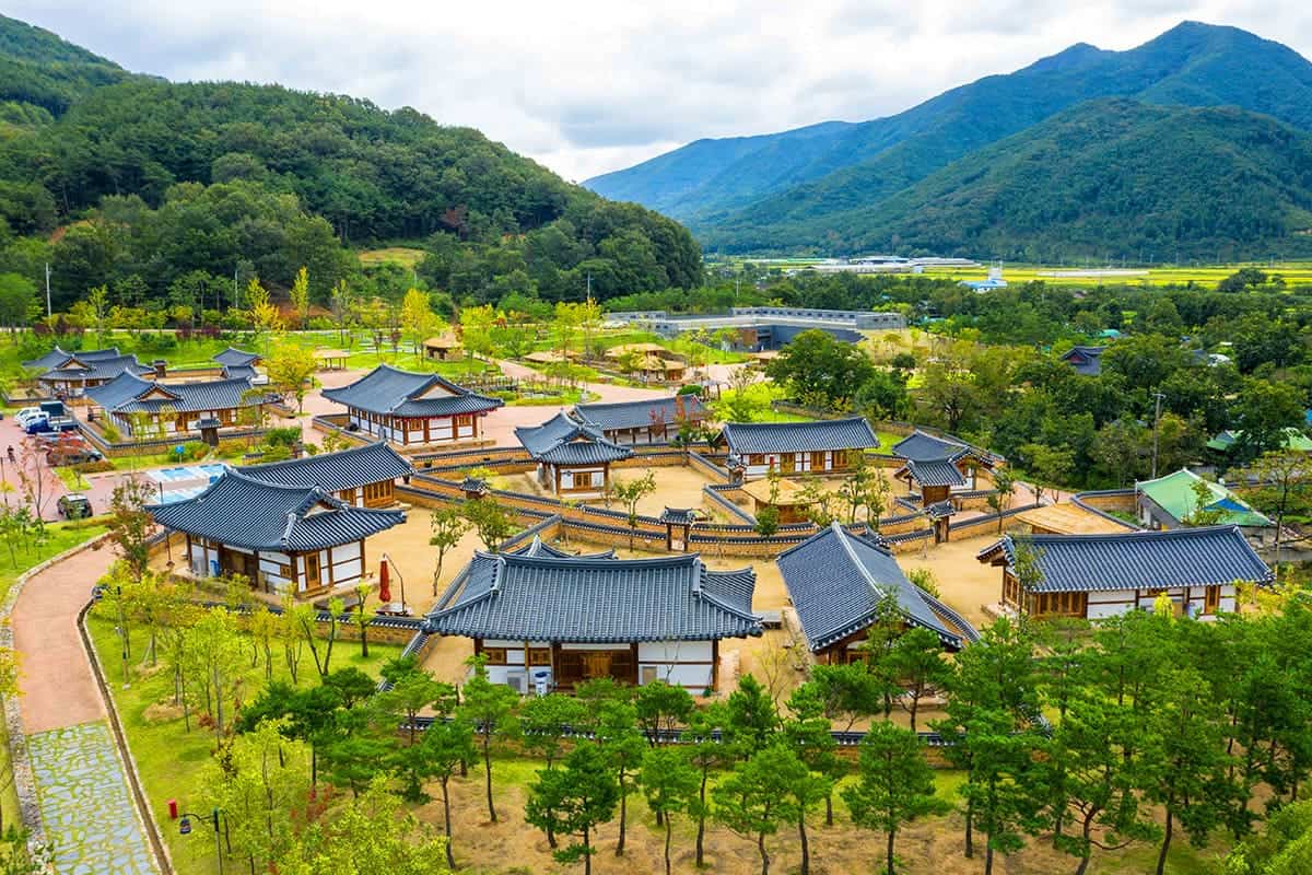 신라불교초전지 전경 