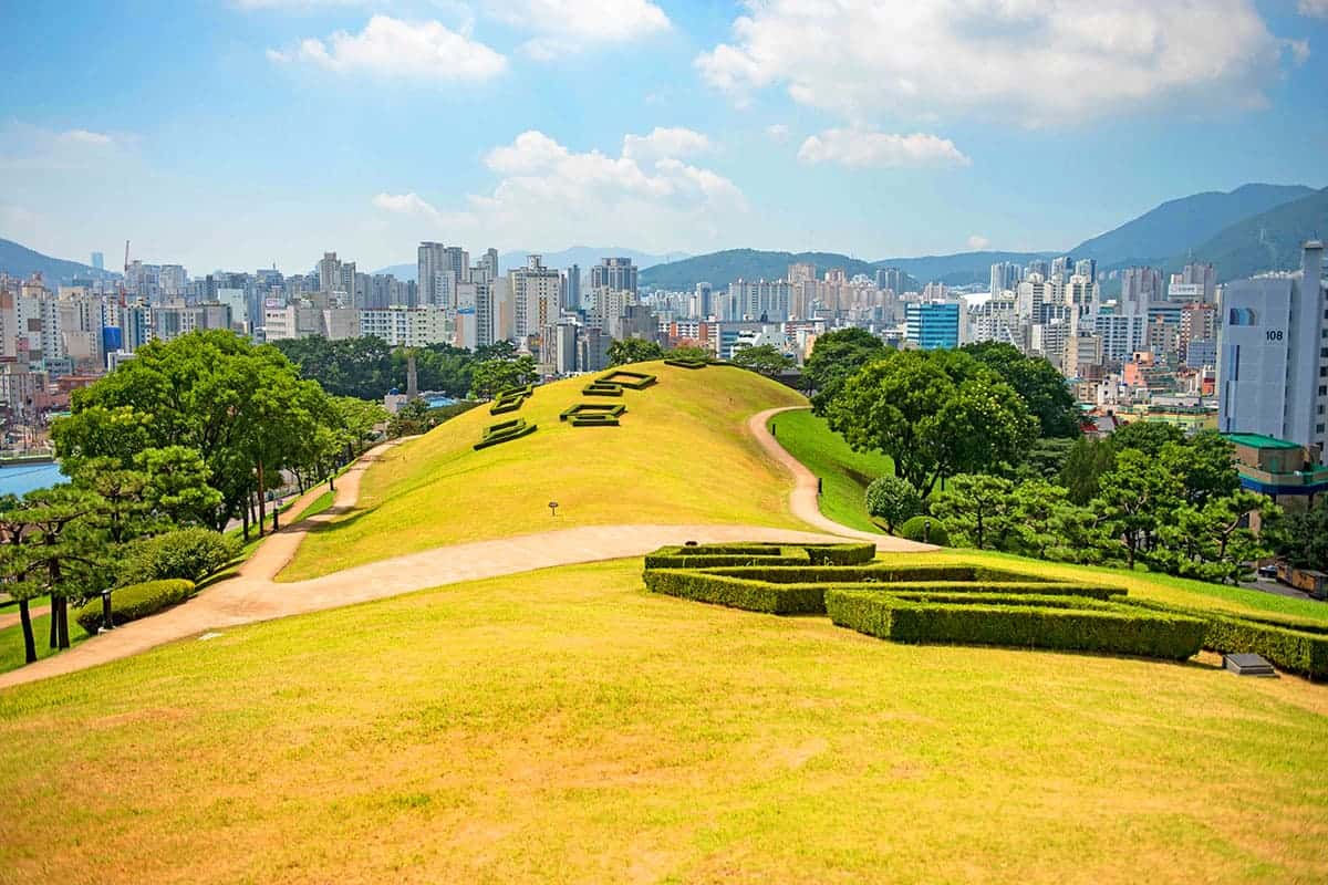 부산복천동고분군 전경  