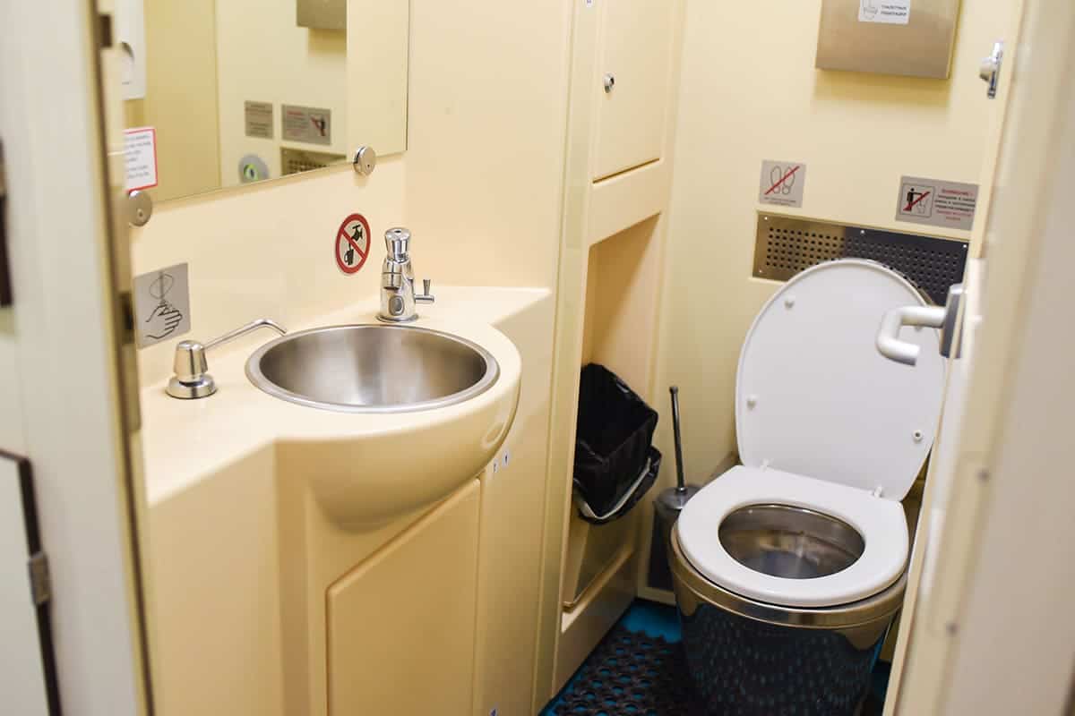 기차 화장실 기차 화장실