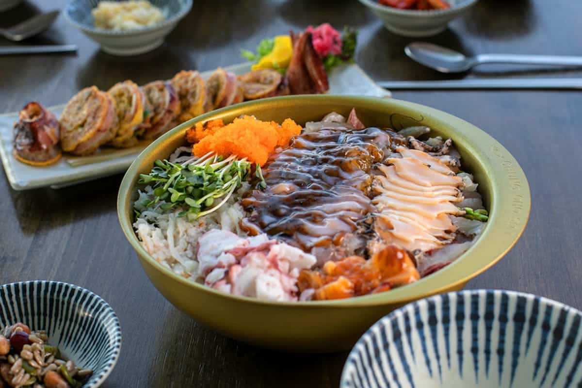 청초수물회 정갈한 물회 