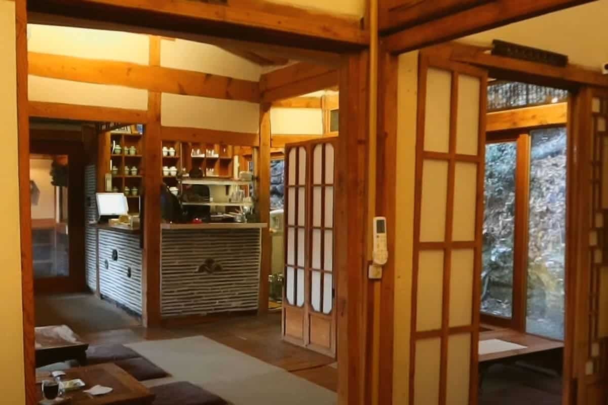 카페 '새소리 물소리' 실내