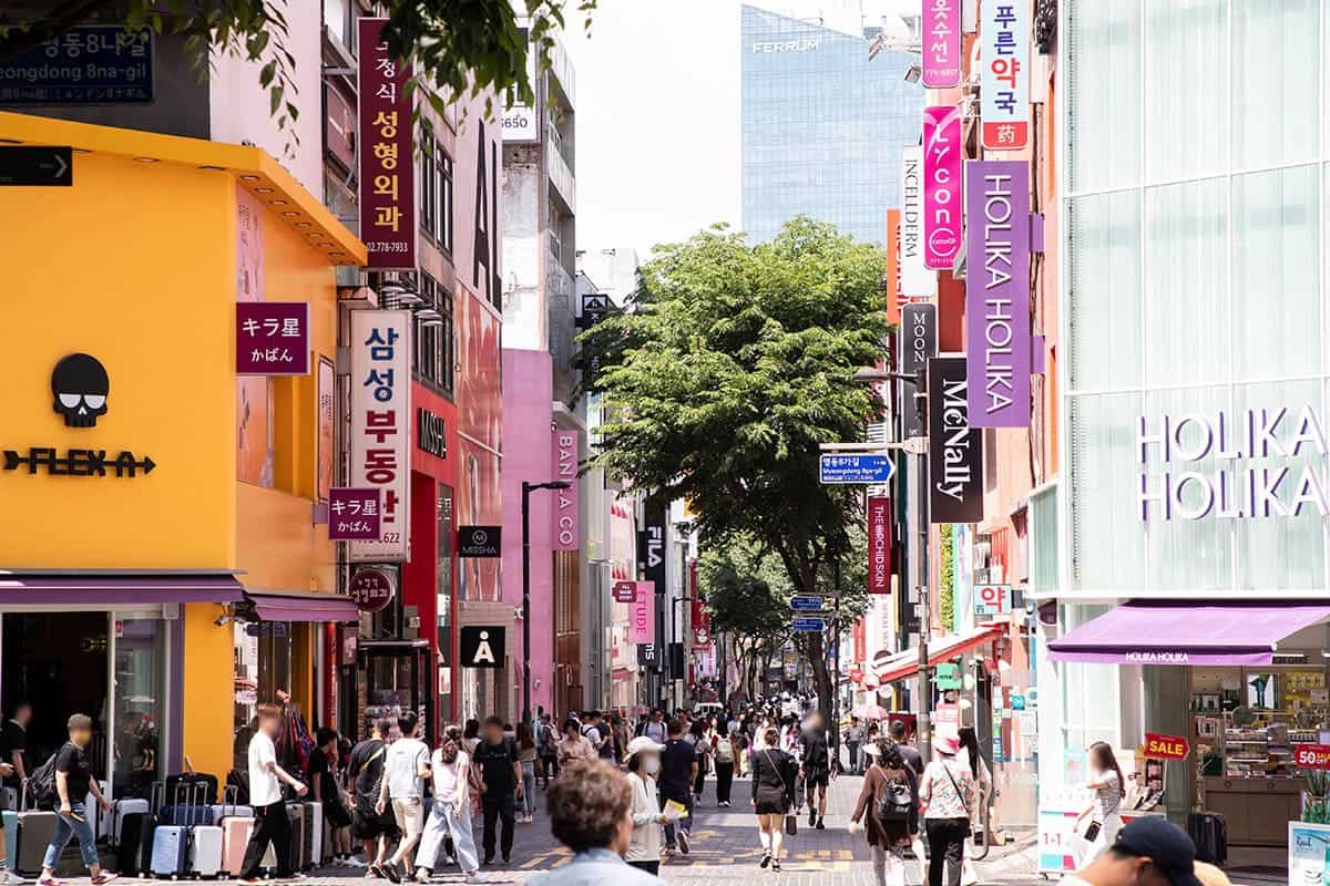 명동 쇼핑 거리의 모습 명동 쇼핑 거리의 모습