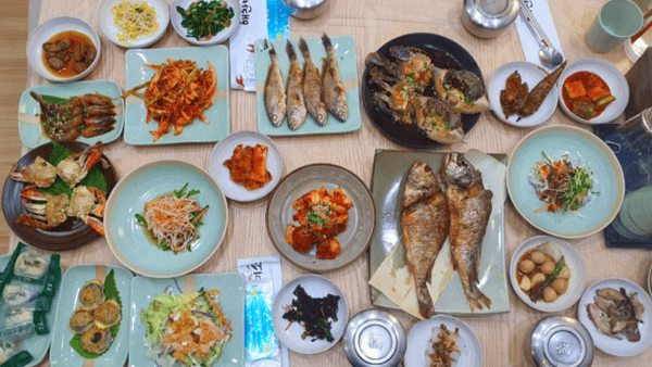 게장정식과 굴비정식 / 사진=온라인커뮤니티