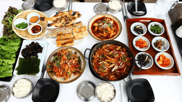 란이식당멸치 제육쌈밥정식 / 사진=온라인커뮤니티 란이식당멸치 제육쌈밥정식 / 사진=온라인커뮤니티