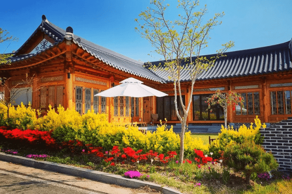나빌레라 한옥 외관 / 사진=온라인커뮤니티 나빌레라 한옥 외관 / 사진=온라인커뮤니티