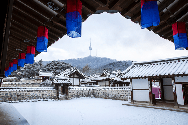 남산골한옥마을 겨울 마당 / 사진=게티이미지뱅크