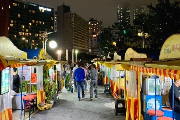 많은 관광객이 찾았던 포장마차촌 /사진=온라인커뮤니티