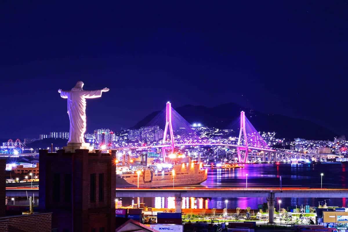 부산 우암동 도시숲 야경 부산 우암동 도시숲 야경