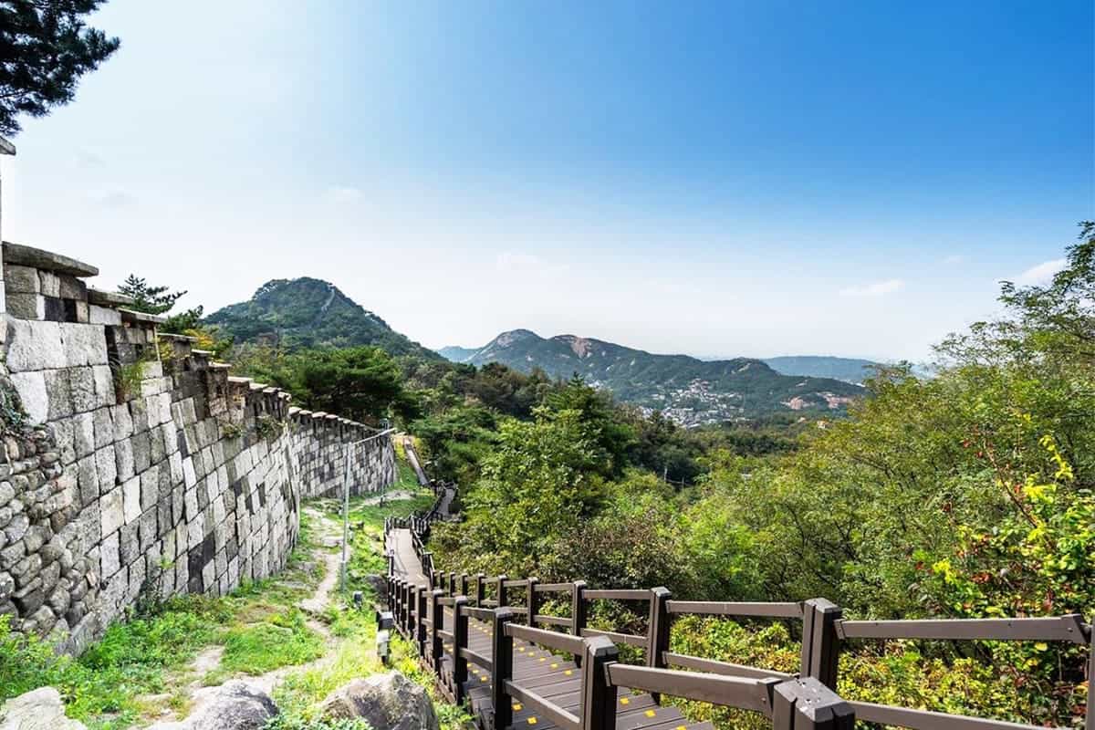 북악산 성곽 탐방로 북악산 성곽 탐방로