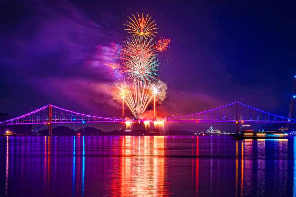 꽃 피는 남해 축제 불꽃놀이 꽃 피는 남해 축제 불꽃놀이