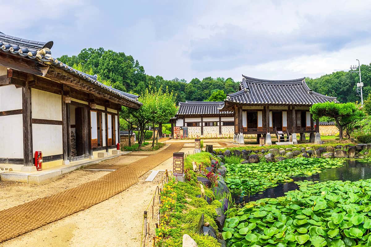 육영수 생가 연못 육영수 생가 연못