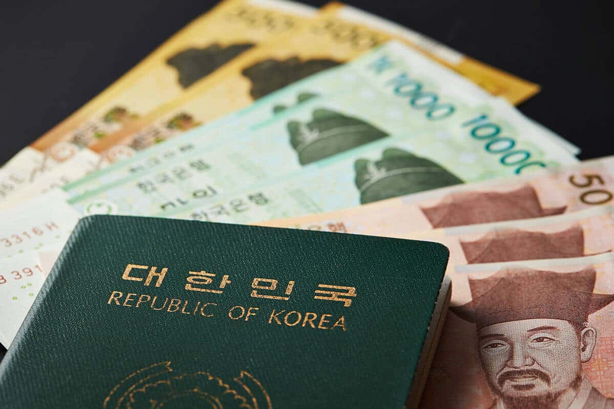 여권과 현금