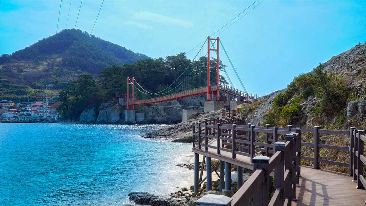 연대도와 만지도 잇는 출렁다리 연대도와 만지도 잇는 출렁다리