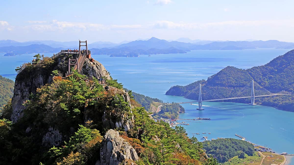 지리망산 출렁다리 전경