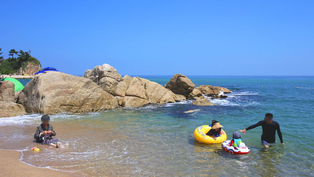 가진해변 해수욕