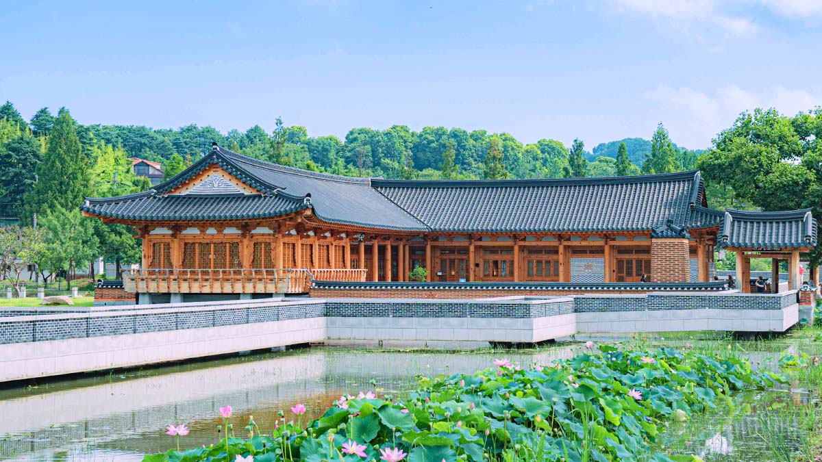 덕진공원 연화정도서관 덕진공원 연화정도서관