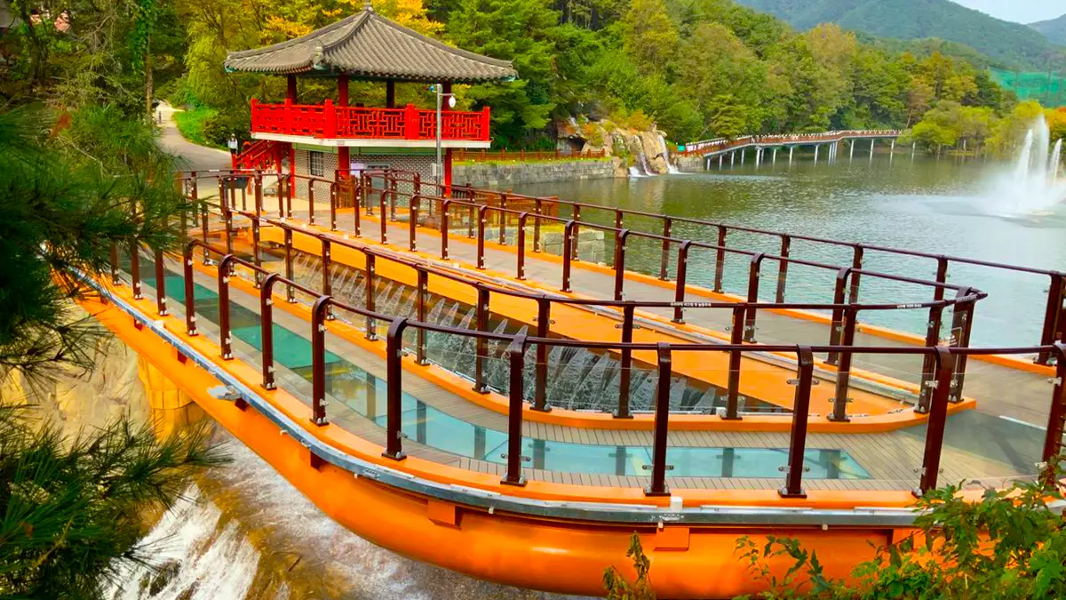 의림지 용추폭포 유리