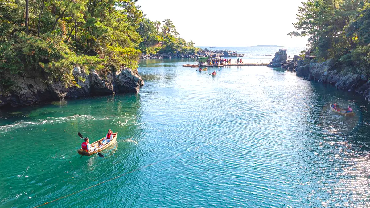 쇠소깍 전통조각배