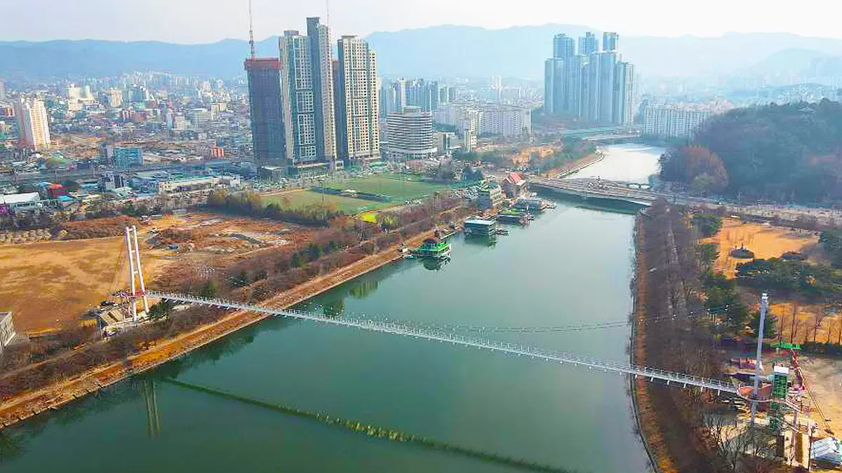 사이로 248 출렁다리 전경