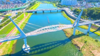 양산천 구름다리